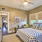 Centrally Located El Paso Abode With Porch!
