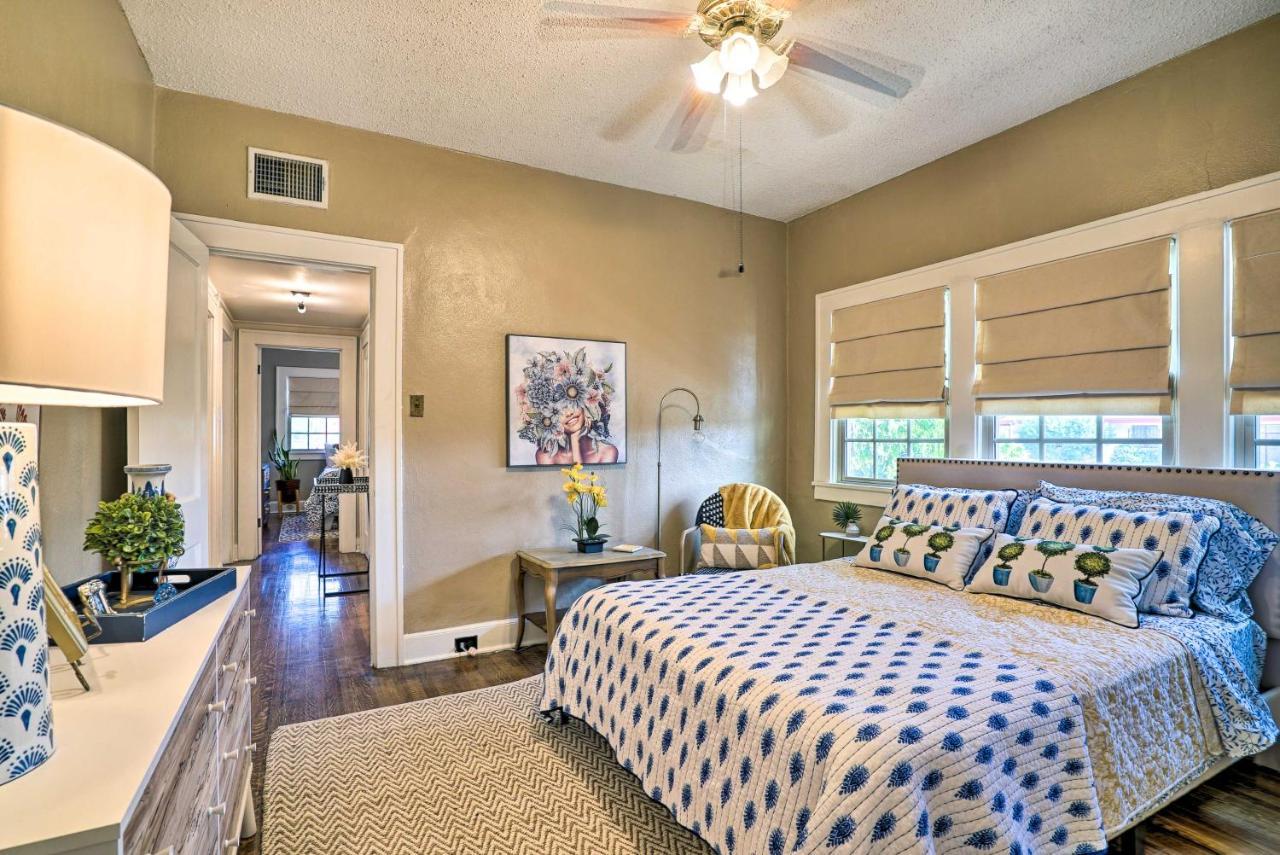 Centrally Located Abode With Porch! * El Paso