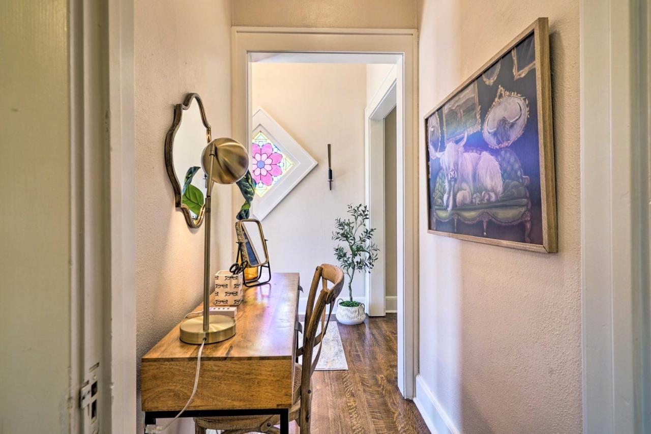 Centrally Located Abode With Porch! *