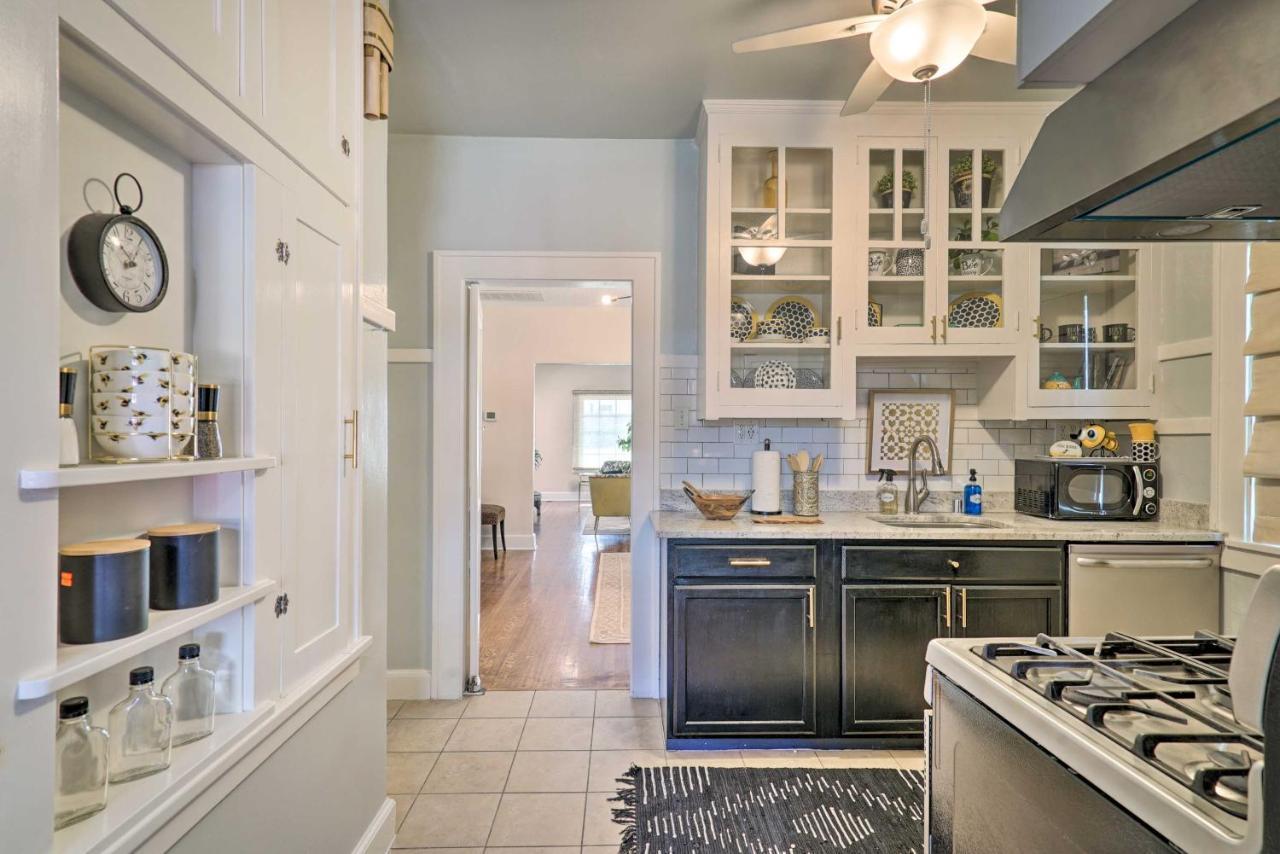 Centrally Located Abode With Porch! Hébergement de vacances El Paso