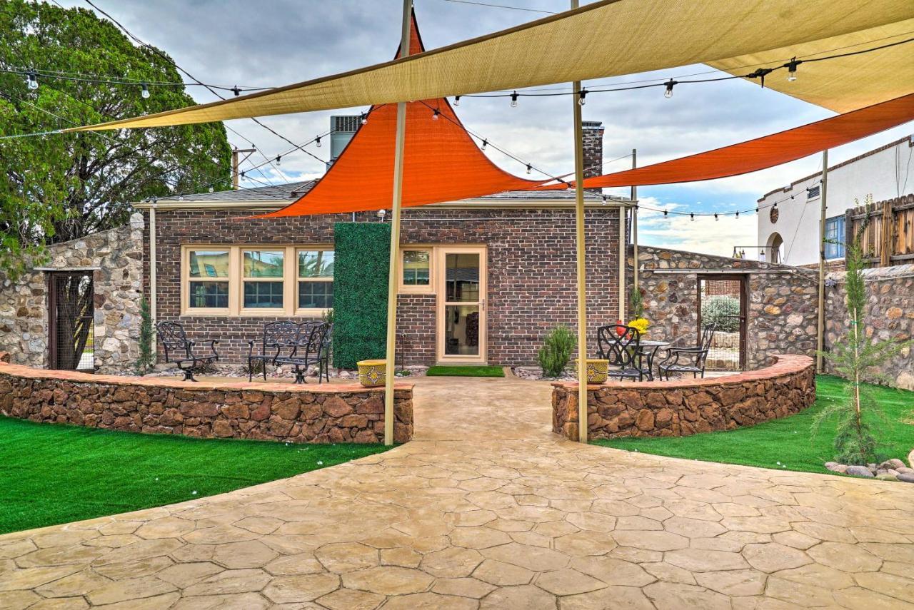 Hébergement de vacances Centrally Located Abode With Porch!